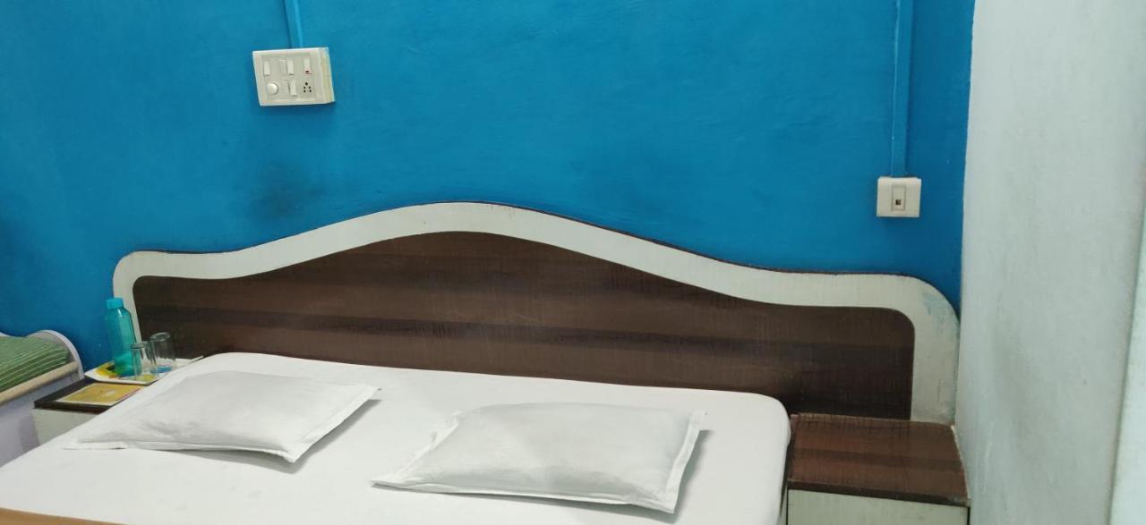 Hotel Rajesh Kolhapur Zewnętrze zdjęcie