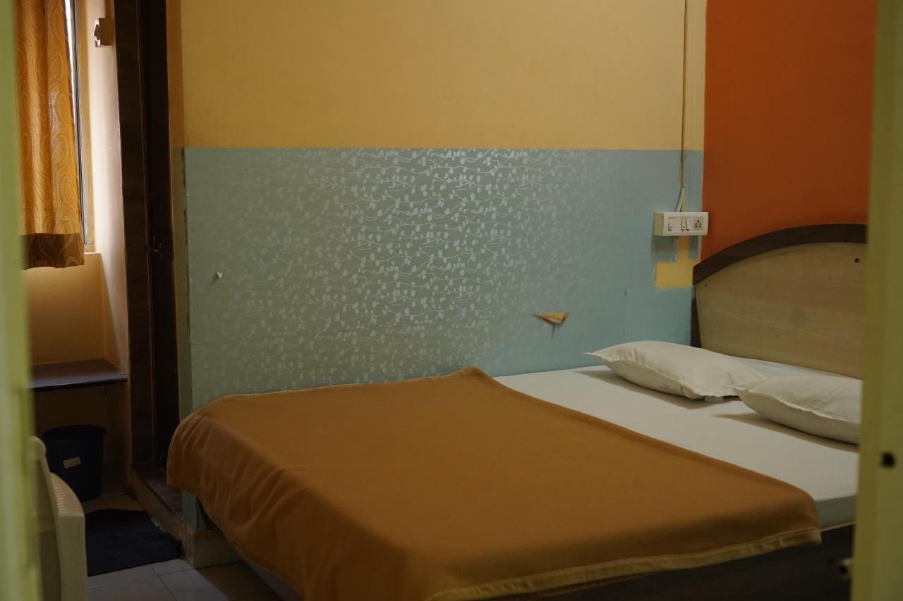 Hotel Rajesh Kolhapur Zewnętrze zdjęcie